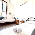 بيت للعطل Front Poetto Beach, Cagliari, By Home&experience كالياري