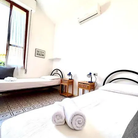 Дом отдыха Front Poetto Beach, Cagliari, By Home&experience Кальяри