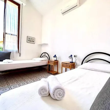 Front Poetto Beach, Cagliari, By Home&experience Кальяри